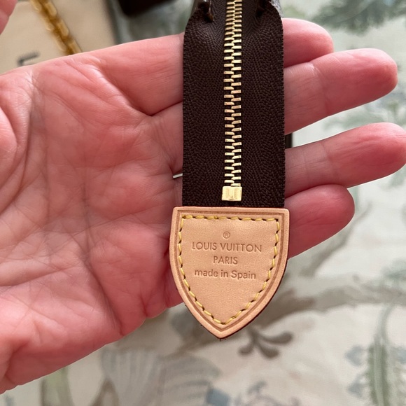 ♥️SOLD♥️ Louis Vuitton Monogram Toiletry 26 Never Used UB1231 - Picture 3 of 13